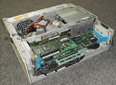 Photo of IBM PS/2 Model 76i's innards