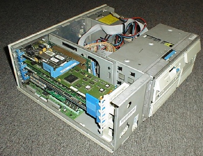 Photo of IBM PS/2 Model 77s's innards
